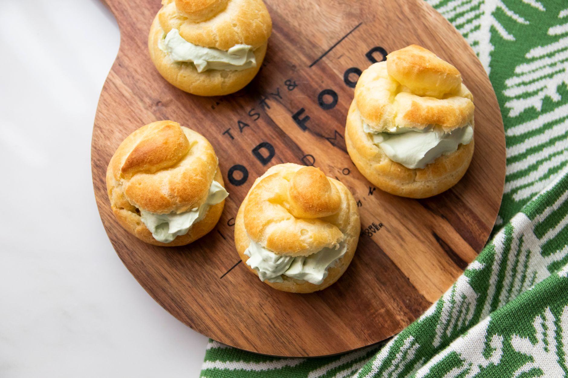 Choux à la crème : ingrédients, texture de la pâte et erreurs fréquentes — préparation de choux à la crème