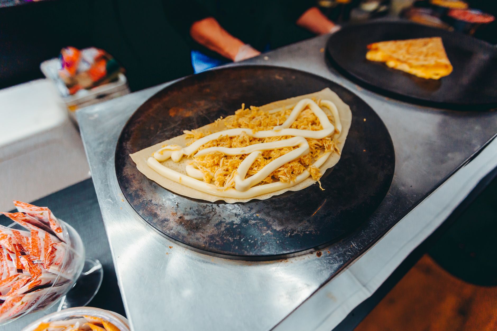 Crêpes de sarrasin (galettes bretonnes) : la recette facile pas à pas — crêpes de sarrasin avec garniture
