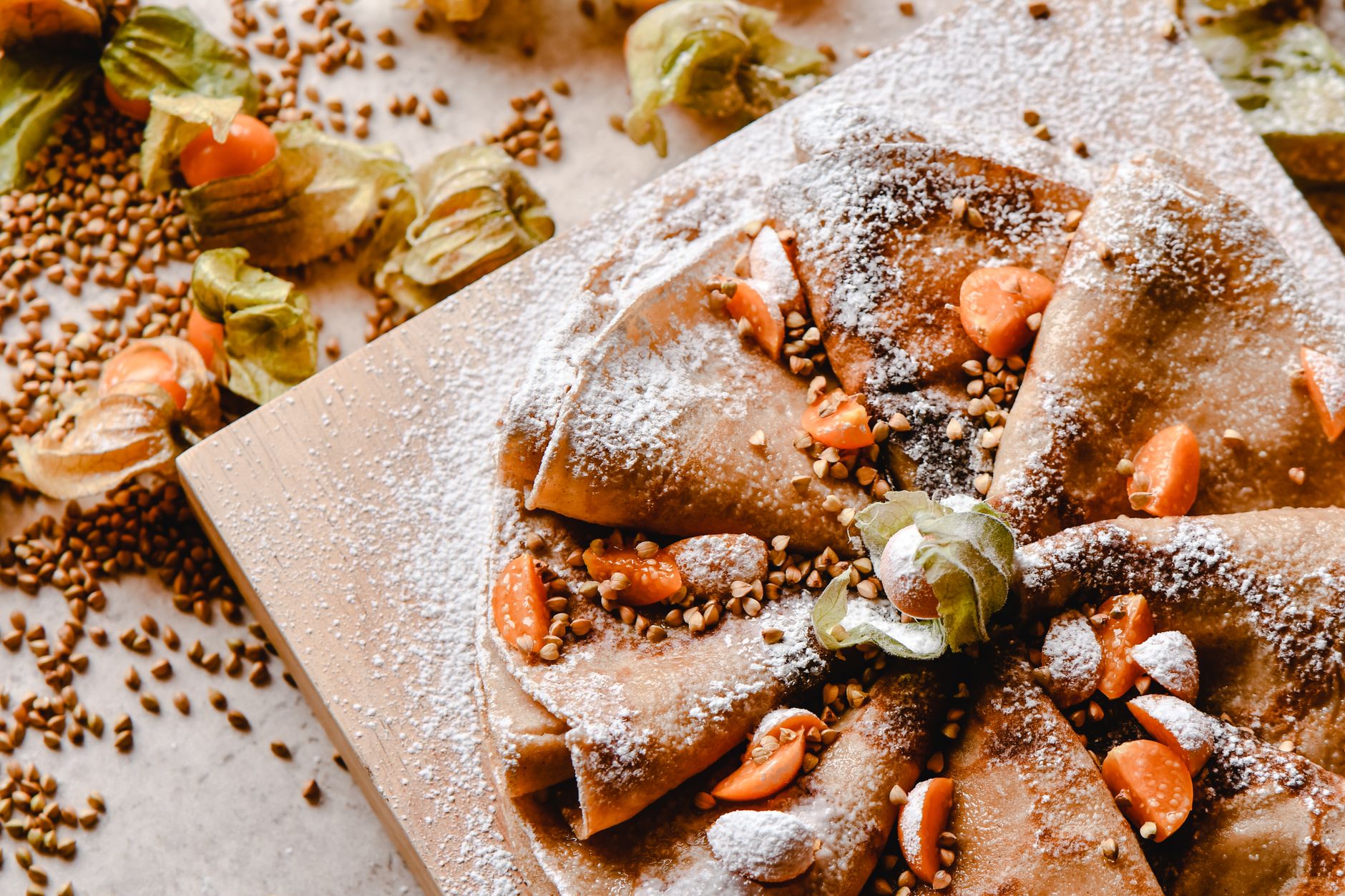 Crêpes de sarrasin (galettes bretonnes) — crêpes de sarrasin avec garniture