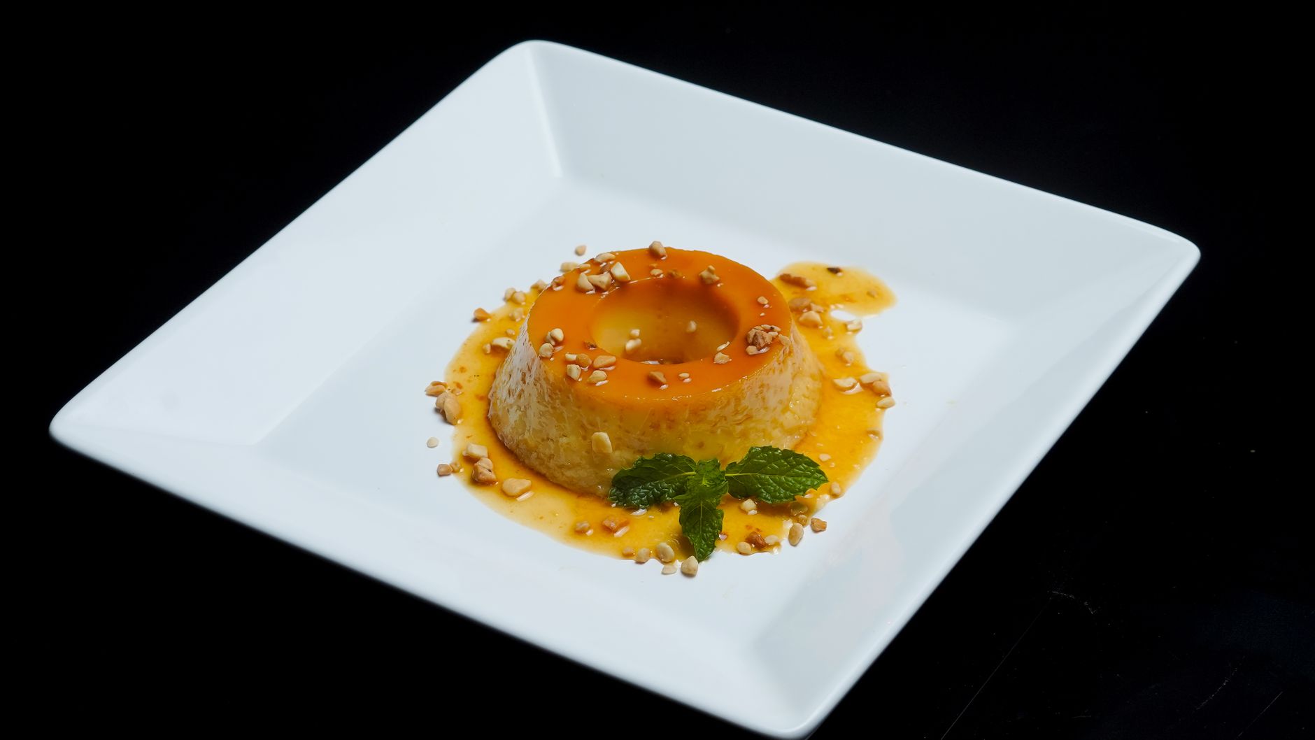 Flan pâtissier sans pâte façon chef étoilé : les bases à maîtriser avant de se lancer — flan crémeux dessert avec sauce caramel