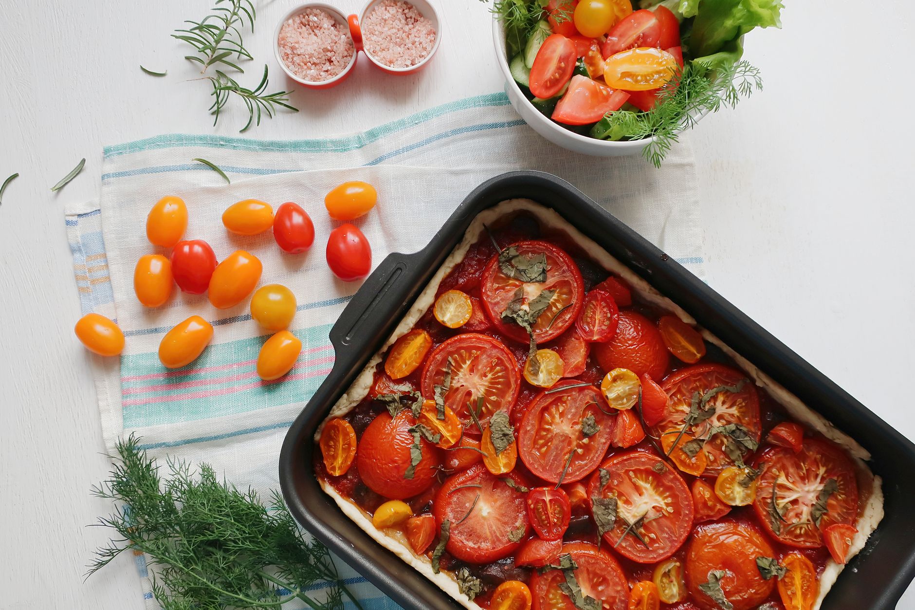 Tarte salée originale façon rustique aux légumes de saison — tarte rustique légumes de saison