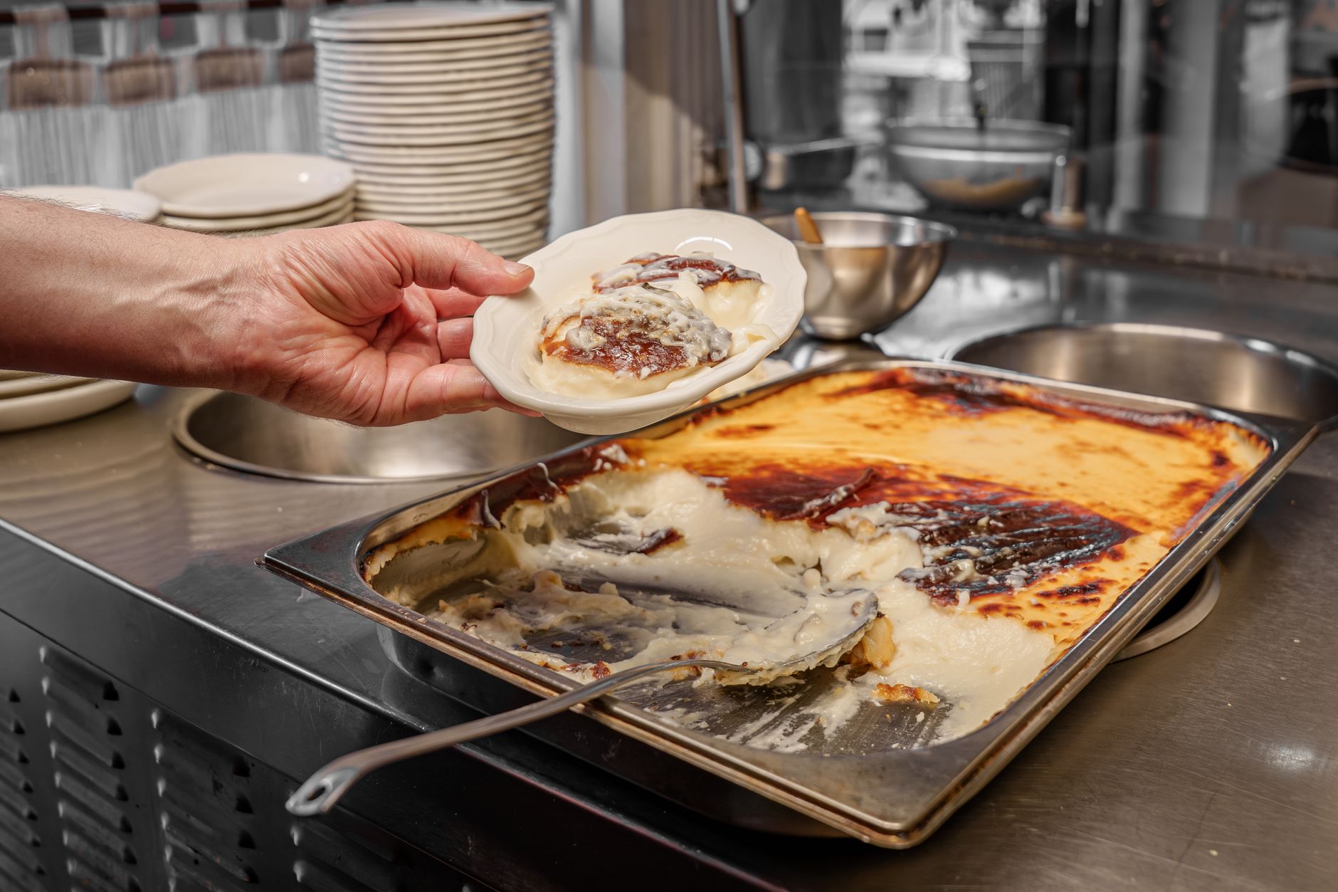 Clafoutis aux pommes fondant façon grand-mère : un dessert familial à la croisée du flan et du gâteau — clafoutis aux pommes dessert caramélisé