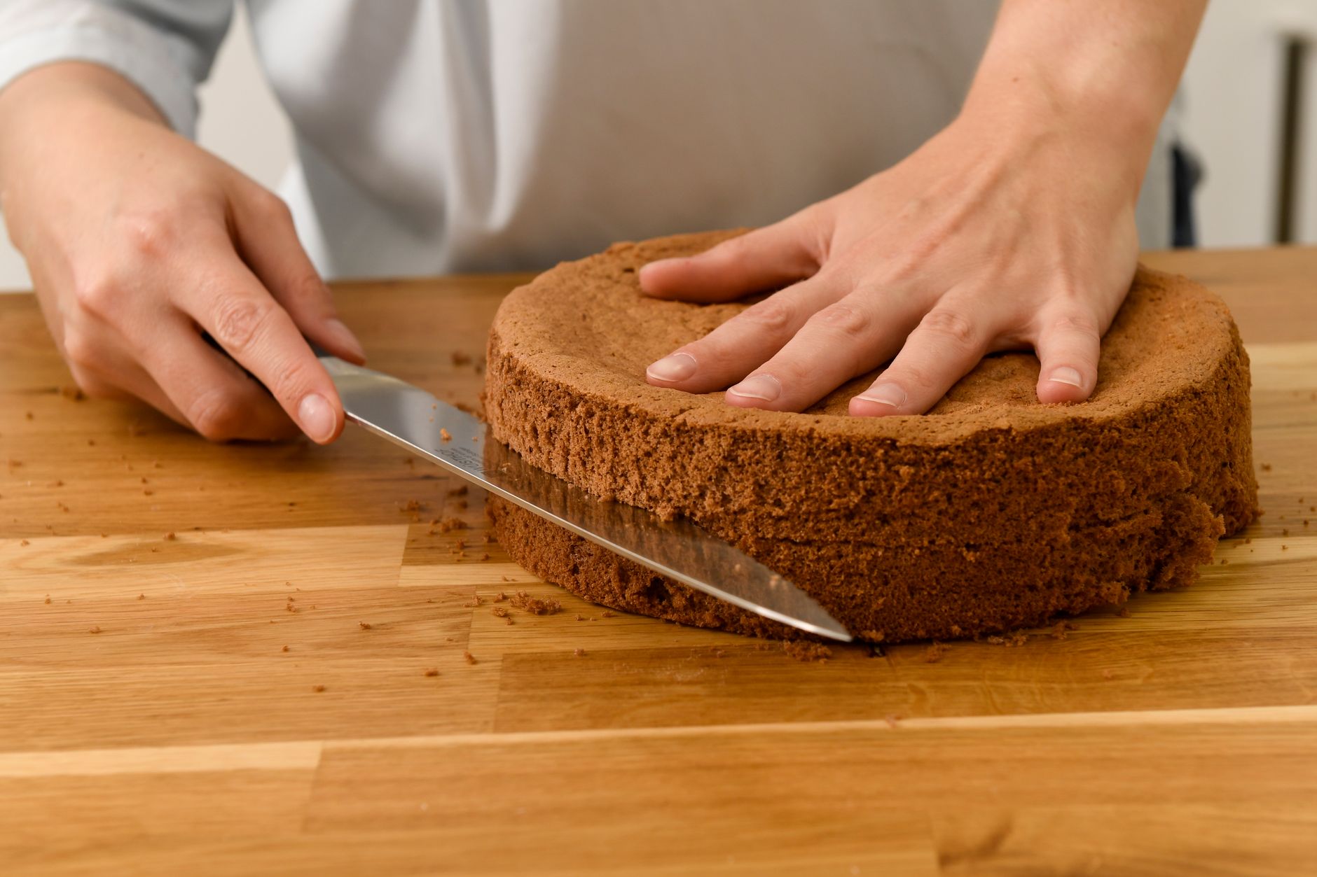 Génoise moelleuse et haute pour layer cake : comprendre la base avant la recette — génoise moelleuse en couches